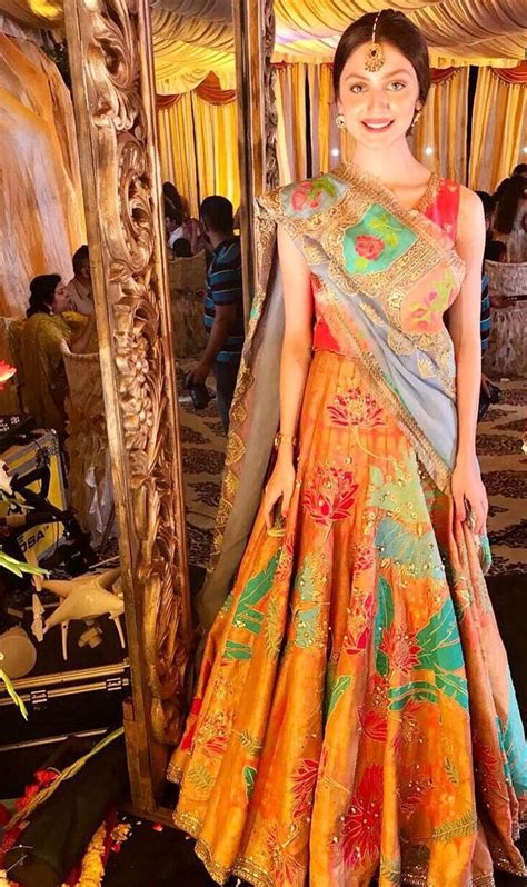 Pin By Srishti Kundra On Desi Attire Stylish Party Dresses Indian