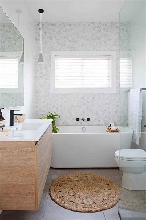 I've been saving images of flags in beautiful settings for awhile now, they are so inspiring to me! Beautiful bathroom ideas and inspiration - wood and white ...