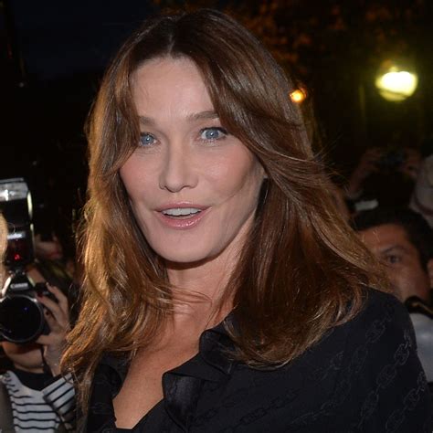 Carla Bruni Son étonnante Coiffure De Noël Des Années 90 Elle