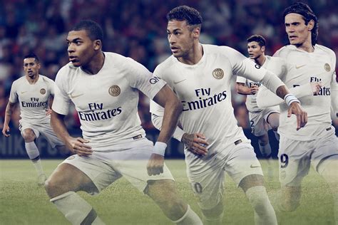 Die grün hinterlegten spieler stehen im zuletzt berufenen aufgebot der jeweiligen nationalmannschaft. Paris Saint Germain uitshirt 2018-2019 - Voetbalshirts.com