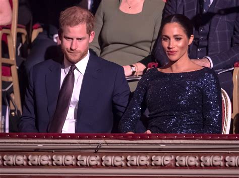 Us Report Prince Harry Caught At A Pub While Pregnant Meghan Sits At