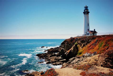 The total population of the country is around 323 million (2016) including territories. 12 Most Beautiful Lighthouses In The United States