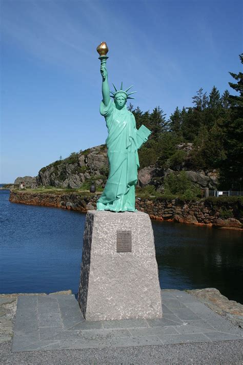 Where to Find Statue of Liberty Replicas in NYC and Beyond - Statue of ...