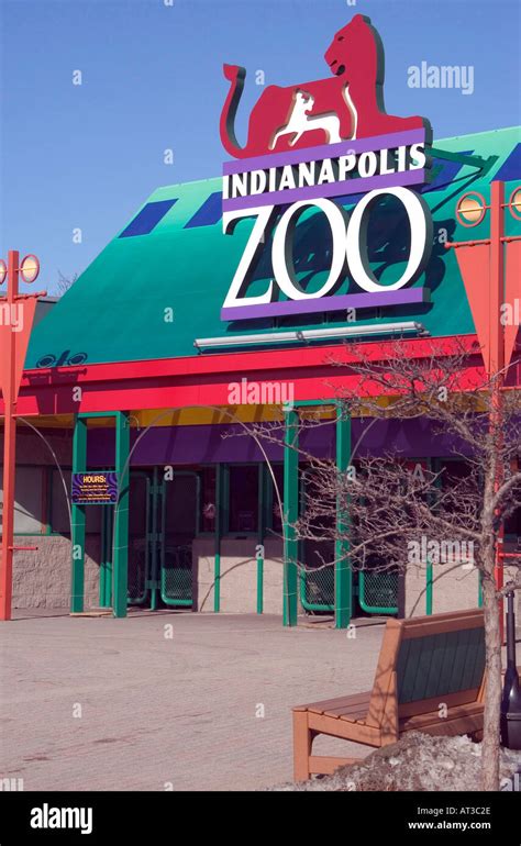 Entrance To Indianapolis Indiana Zoo Stock Photo Alamy