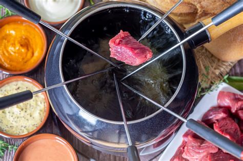 Fondue De Carne Cómo Hacerla Perfecta Paso A Paso Sin Utensilios