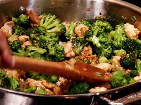 Heat 1 tablespoon oil in a saute pan over medium heat. Pat's Broccoli and Chicken Stir-Fry Recipe | The Neelys ...