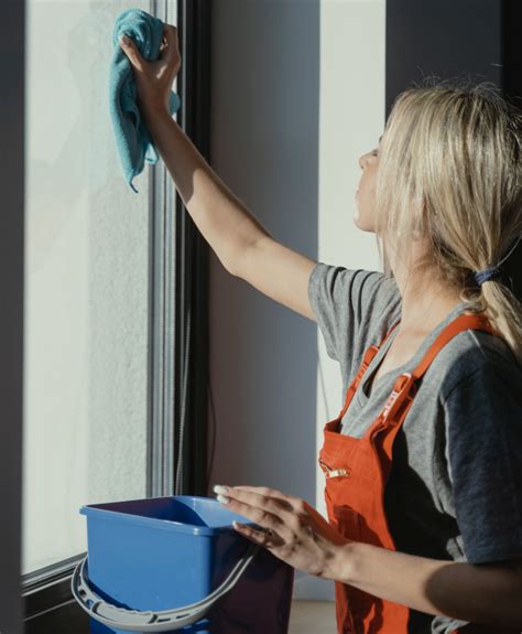 Nettoyer Les Vitres Sans Traces Au Soleil Techniques Et Produits