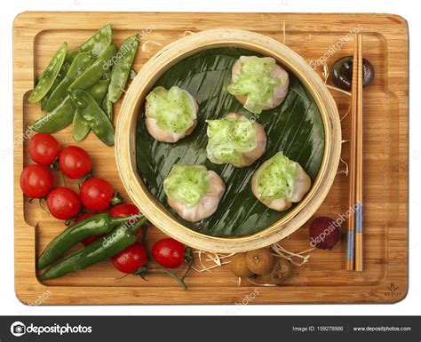 The vegetable dim sum is chinese cuisine and goes very well as an appetizer. Vegetable Dim Sum : Homemade Cod And Veg Dim Sum Food ...