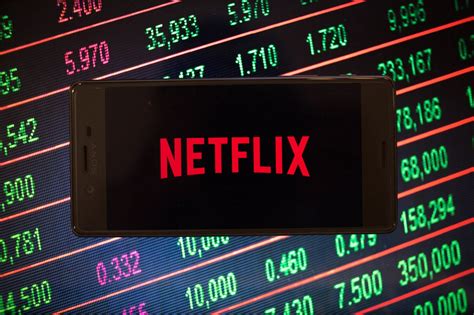 Netflix Shares Dip As Q4 Revenue Misses Estimates