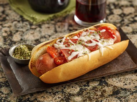 From summer barbecues through to bonfire night, hot dogs will never go out of style. Amazing Hot Dog Recipes ...Check Out Why their so amazing