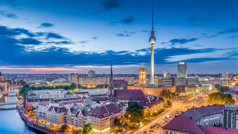 News archive send us a story advertise with us. Nach Sachsen: Knallhart-Lockdown kommt auch in Berlin ...