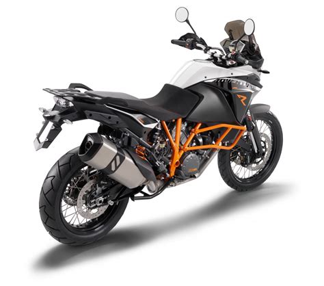 The new model year keeps all the core values of its predecessors featuring an unstoppable character, faultless ergonomics and a great maneuverability. KTM 1190 Adventure chega ao Brasil - Memória Motor