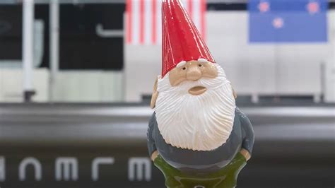 Gabe Newell Sends Half Lifes Gnome Chompski Into Space Tomorrow PCGamesN