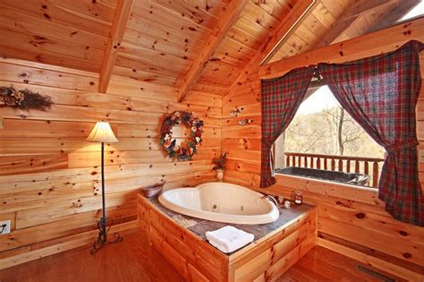 If you're looking to be closer to the action in pigeon forge or gatlinburg, a honeymoon at a pigeon forge resort may be the way to go. Pigeon Forge Honeymoon Cabin Rental | Hanky Panky