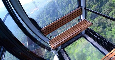Sebuah jambatan melengkung pejalan kaki yang terpanjang di dunia. Get tickets to Langkawi Cable Car - the highest cable car ...