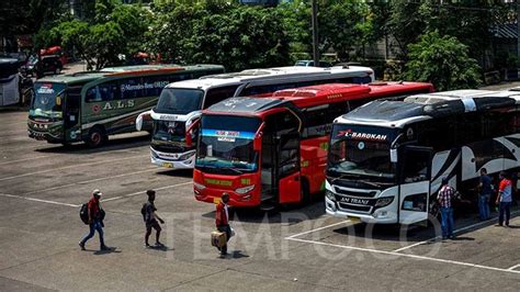 Www.cnnindonesia.com/tv pelarangan mudik di tengah pandemi corona resmi diberlakukan hari ini. Larangan Mudik Lebaran Diprediksi Memukul Kembali Sektor ...