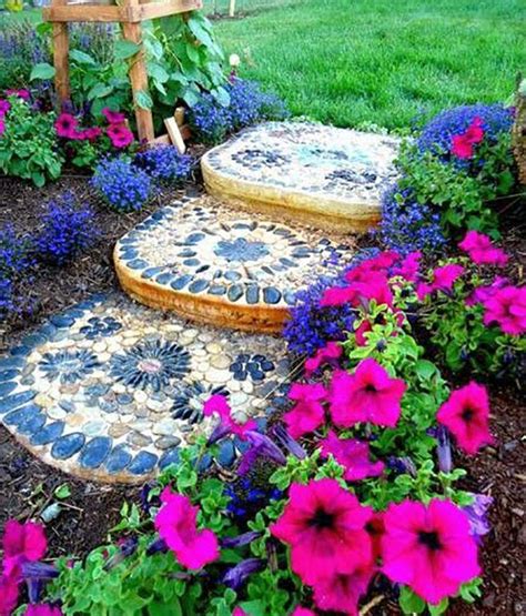 30 Best Decorative Stepping Stones Ideas And Designs 2018