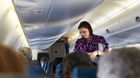 Flight Attendant Reveals What Makes A Passenger Stand Out From The Rest