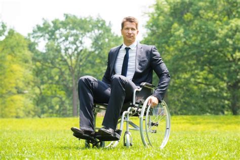 Behinderter Mann Auf Rollstuhl Lizenzfreies Foto 18187380 Bildagentur Panthermedia