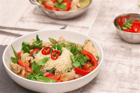 Although green curry is usually made with chicken or beef, there are also versions with fish dumplings and others that replace the animal protein for note: Thai Green Chicken Curry Recipe | Australia's Best Recipes