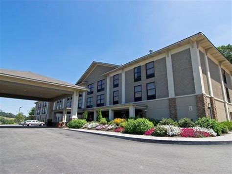Hotel service features and amenities include: Quality Inn & Suites University - Blue Ridge Parkway