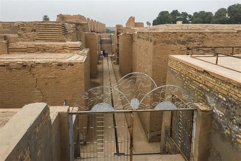 In Iraq A Race To Protect The Crumbling Bricks Of Ancient Babylon