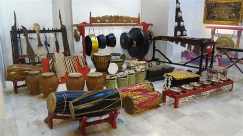 Bende merupakan alat musik tradisional yang berasal dari lampung. 17 Jenis Alat Musik Sumatera Utara | Gambar dan Penjelasan Lengkap