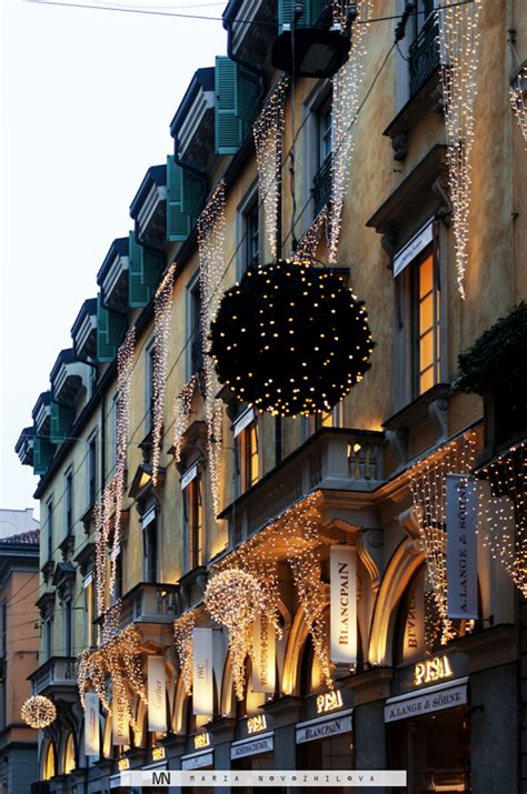 Our exclusive booking service allows you to reserve your tickets online to visit the museums in milan, on the day and time you wish. Christmas vibes and Swarovski tree in the heart of Milan ...