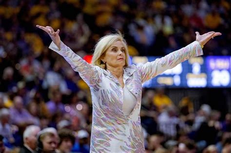 Watch Kim Mulkey Shares Her Thoughts On Caitlin Clark Breaking Pete Maravich S Record