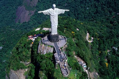 14 Most Famous Statues of Jesus Around the World ...