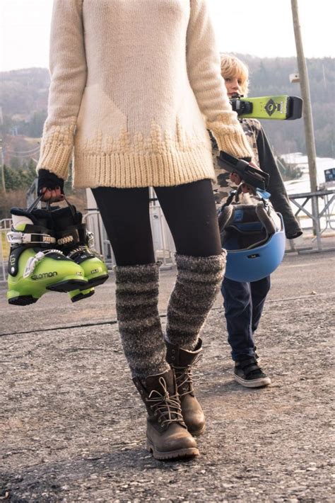 Four Ways To Wear Hiking Boots The Mom Edit Hiking Outfit Fall