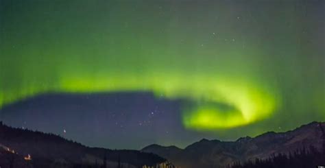 The Northern Lights Above Jasper National Park Are Stunning Video