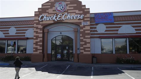 Chuck E Cheese In Victorville Dodges Closure Bullet