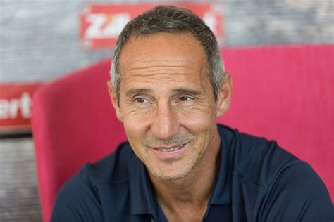 Adi hütter/vasati̇zme karşi di̇mdi̇k ретвитнул(а) buzz spor. Bern-Coach Adi Hütter: „Der größte Vorteil ist der Dialekt ...