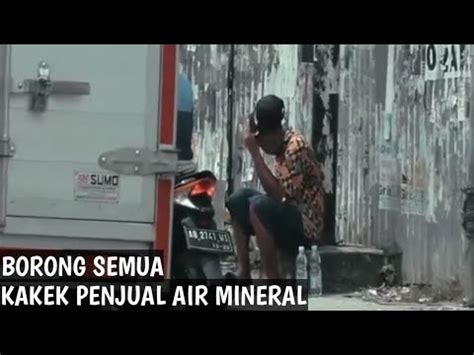 Air mineral, yang membantu membuang toksin dari badan dan mengatur sistem pencernaan, juga kaya dengan mineral. BERBAGI KEBAIKAN # BORONG SEMUA KAKE PENJUAL AIR MINERAL ...