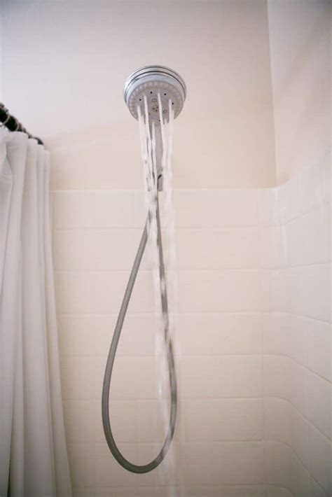 Rain Shower Head Vs Regular Shower Head Homeviable