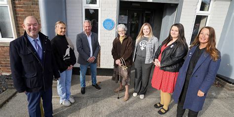Blue Plaques Honour Remarkable Residents Newton News