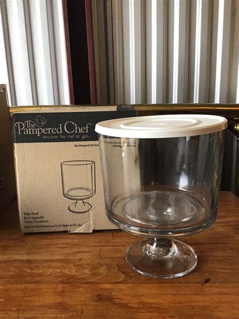 pampered chef trifle bowl with glass pedestal and lid retired piece for sale in kirkwood nj