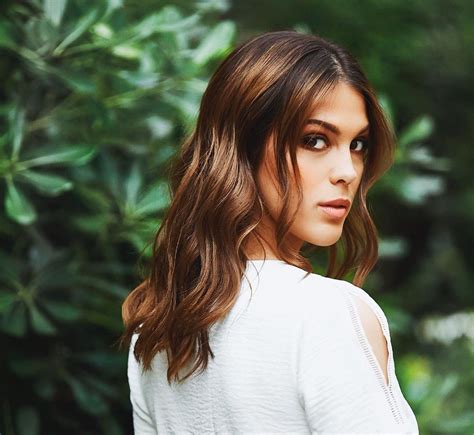 Iris mittenaere balance fort : Iris Mittenaere au plus proche de ses abonnés sur ...