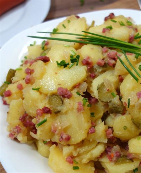 Kartoffelsalat Mit Speck Zwiebeln Und Gurken Meinestube Rezept Kartoffelsalat Mit Speck