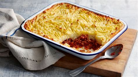 Shepherd's pie comes to us from england, and is traditionally made with lamb or mutton. BBC Food - Recipes - Shepherd's pie
