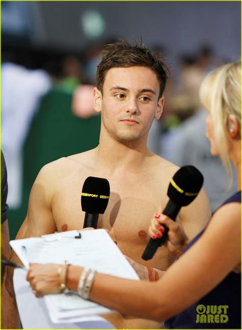 Tom Daley Shows Off Ripped Body After Winning Gold Medal Photo Shirtless Photos