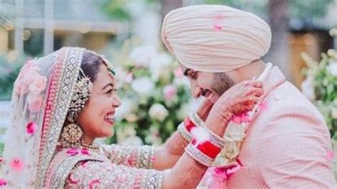 Rohanpreet Singh Shares Fresh Pics With His New Bride Neha Kakkar Declares His Love For Her