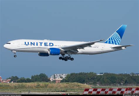 N784ua United Airlines Boeing 777 222er Photo By Gianluca Mantellini