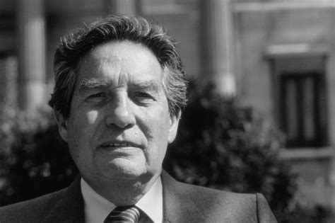 Octavio paz has long been acknowledged as mexico's foremost writer and critic. Las diez obras imprescindibles de Octavio Paz