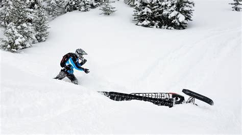 Snowest Magazines 2014 Deep Powder Challenge 800 Class Mountain Sled