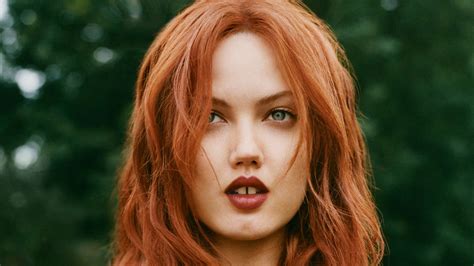 Spiced Cherry Red Is The Juiciest New Hair Color Trend For Fall