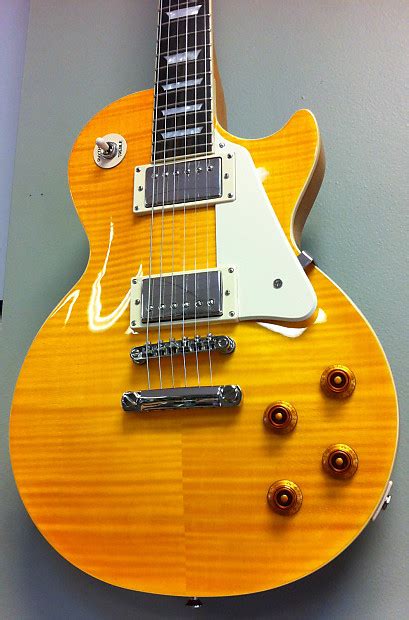 Touted as the most popular electric guitar of all time, epiphone brings the les paul standard to a price that's feasible for most. 2010 Epiphone Les Paul Standard Plus Top Trans Amber w ...