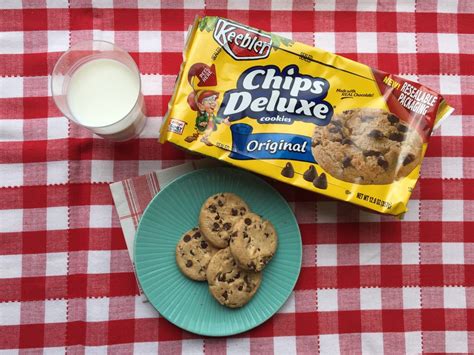 We Tried 6 Brands To Find The Best Chocolate Chip Cookies