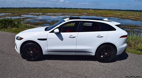 There are two classic standard exterior paint colors that you can't go wrong with: 2017 Jaguar F-Pace S - White Exterior 47